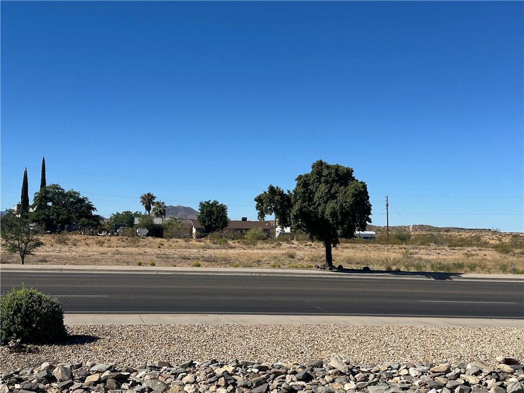 Property Photo: 0000 Hualapai Mtn Rd AZ 86401