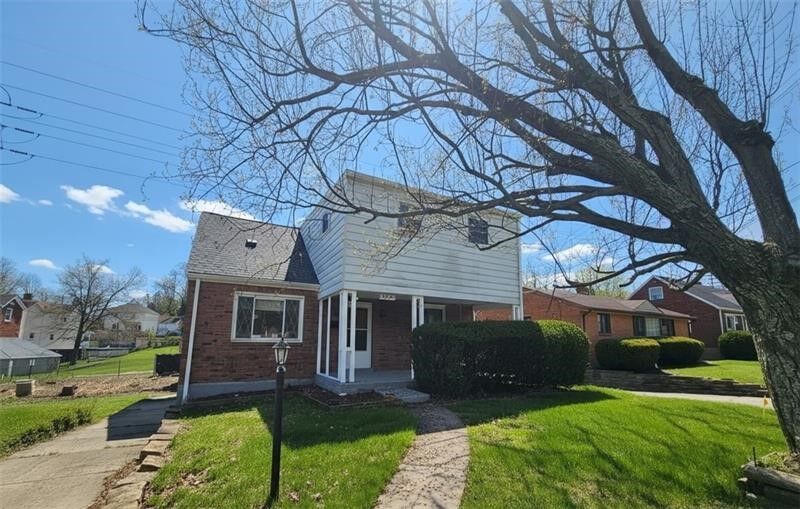 Property Photo: 1034 Elwell St PA 15207