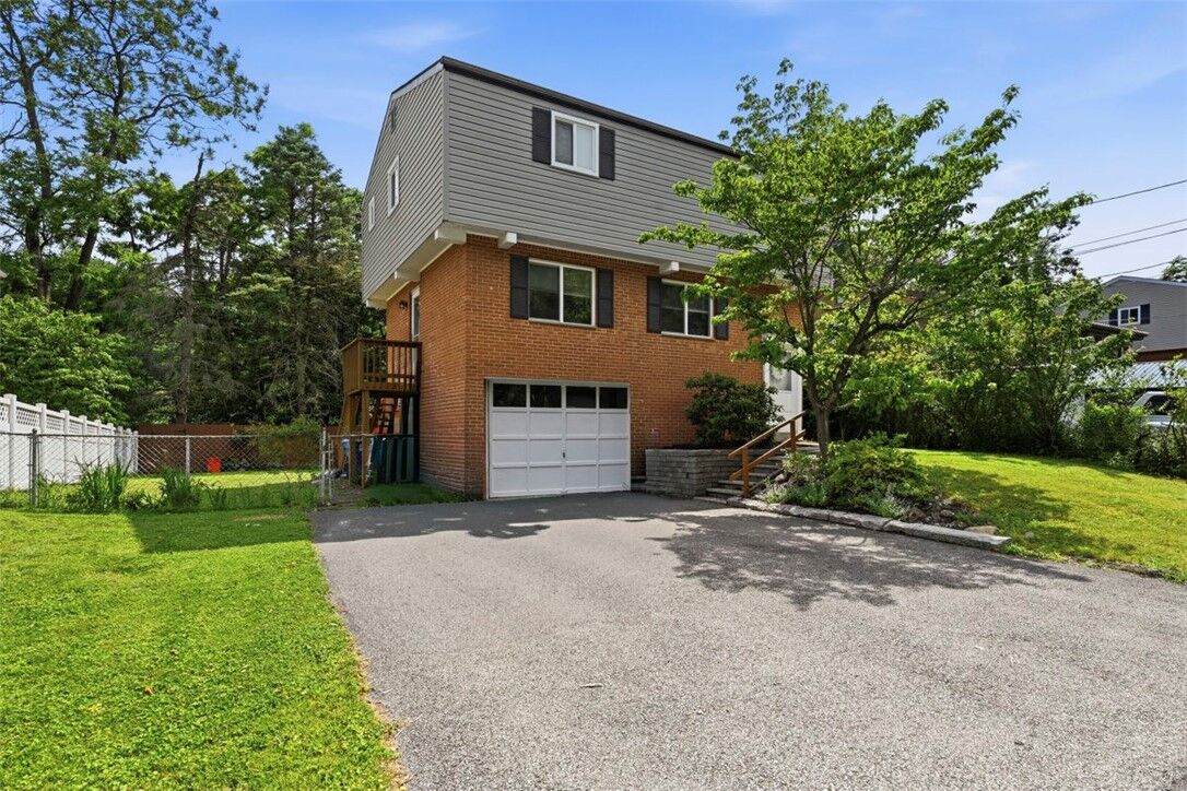 Property Photo:  239 Golden Gate Dr  PA 15147 