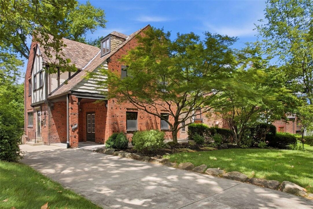 Property Photo: 1264 Bellerock St PA 15217