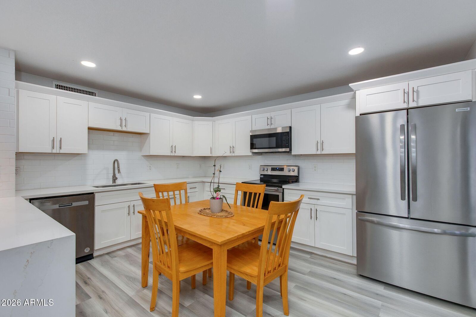 Property Photo:  4641 E Roeser Road  AZ 85040 