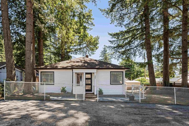 361 Pine Street — photo 1