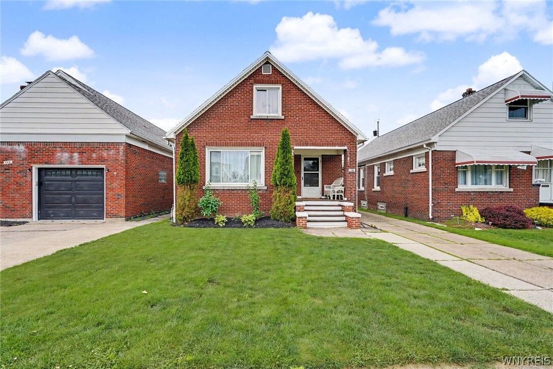 Property Photo:  106 Palm Street  NY 14218 