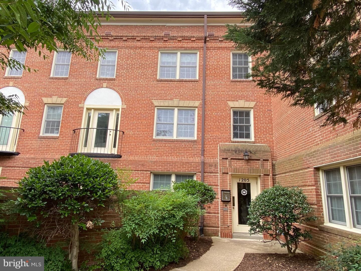 Property Photo:  1205 N Pitt Street 2C  VA 22314 