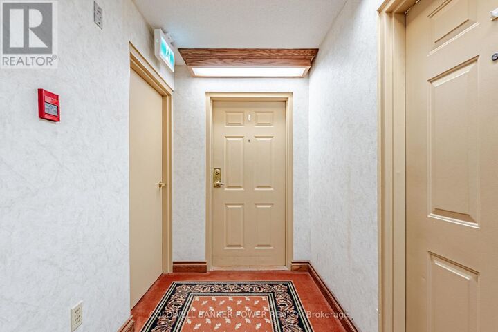 Property Photo:  323 Colborne Street 1604  ON N6B 3N8 