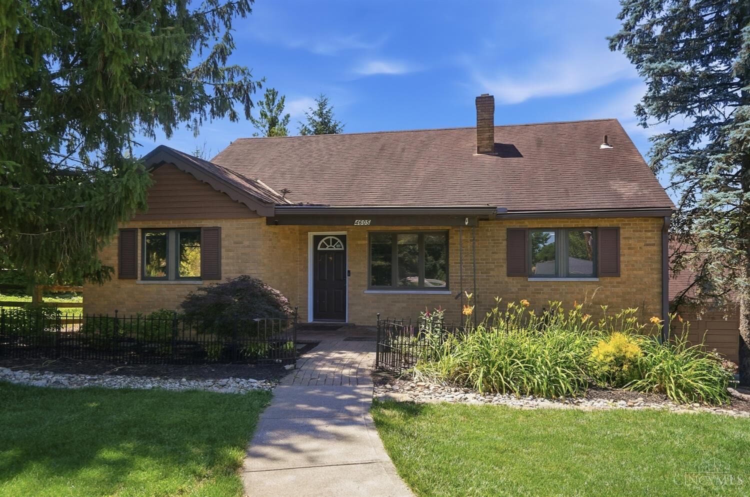 Property Photo:  4605 Boomer Road  OH 45247 