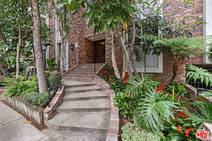 Property Photo:  1375 Kelton Ave  CA 90024 