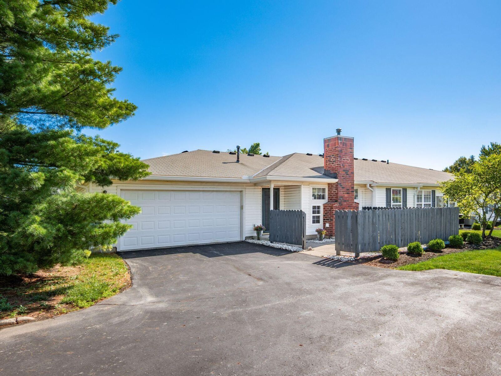 Property Photo:  8371 Greyhawk Circle  OH 43240 