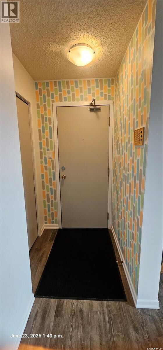 Property Photo:  204 315 Kingsmere Boulevard  SK S7J 3R1 