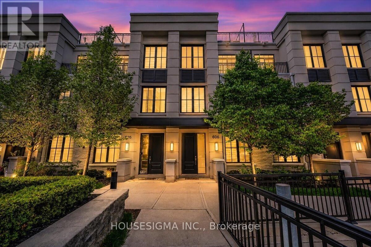 Property Photo:  1190 Cawthra Road 606  ON L5G 0A5 