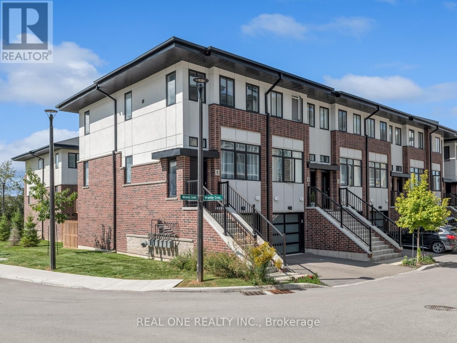 Property Photo:  1 Markle Crescent  ON L9G 0H3 