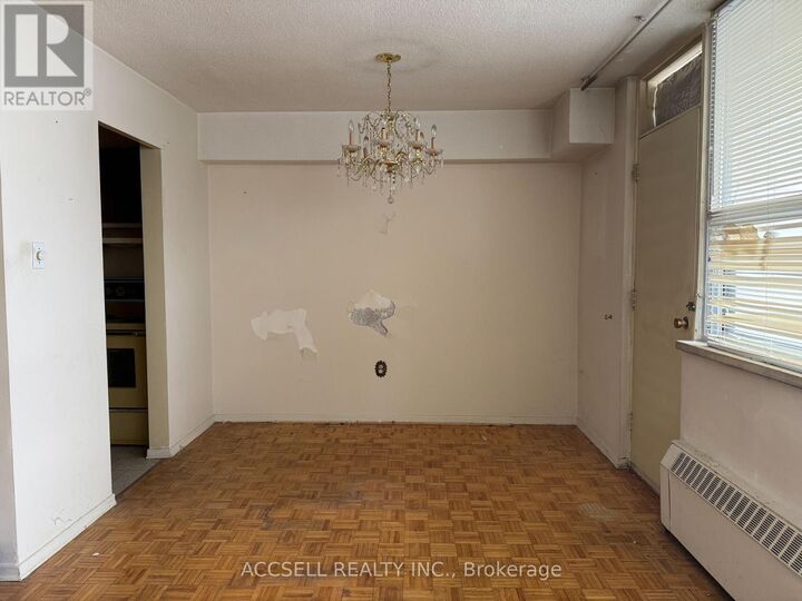 Property Photo:  1455 Lawrence Avenue West 1703  ON M6L 1B1 