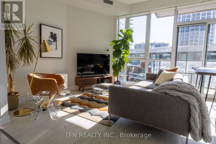 Property Photo: 50 Bruyeres Mews 726 ON M5V 0H8