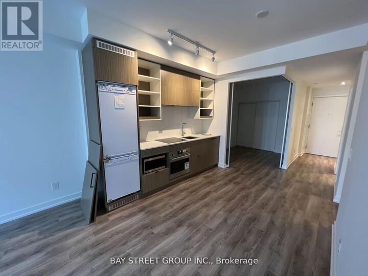 Property Photo: 20 Edward Street 1109 ON M5G 1C9