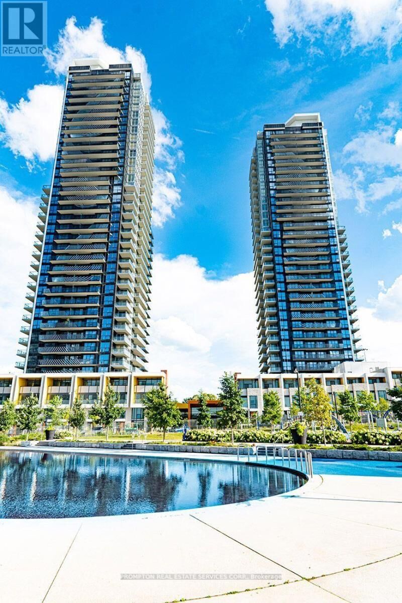 Property Photo: 95 McMahon Drive 1801 ON M2K 0H2