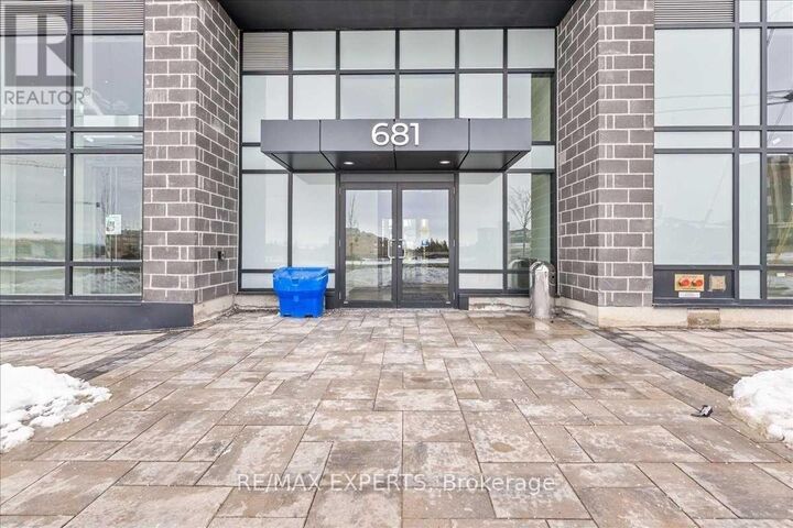Property Photo:  681 Yonge Street 527  ON L4N 4E8 