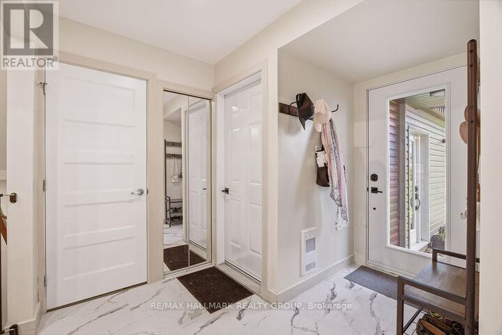 Property Photo:  67 Grady Crescent  ON K2H 5S2 