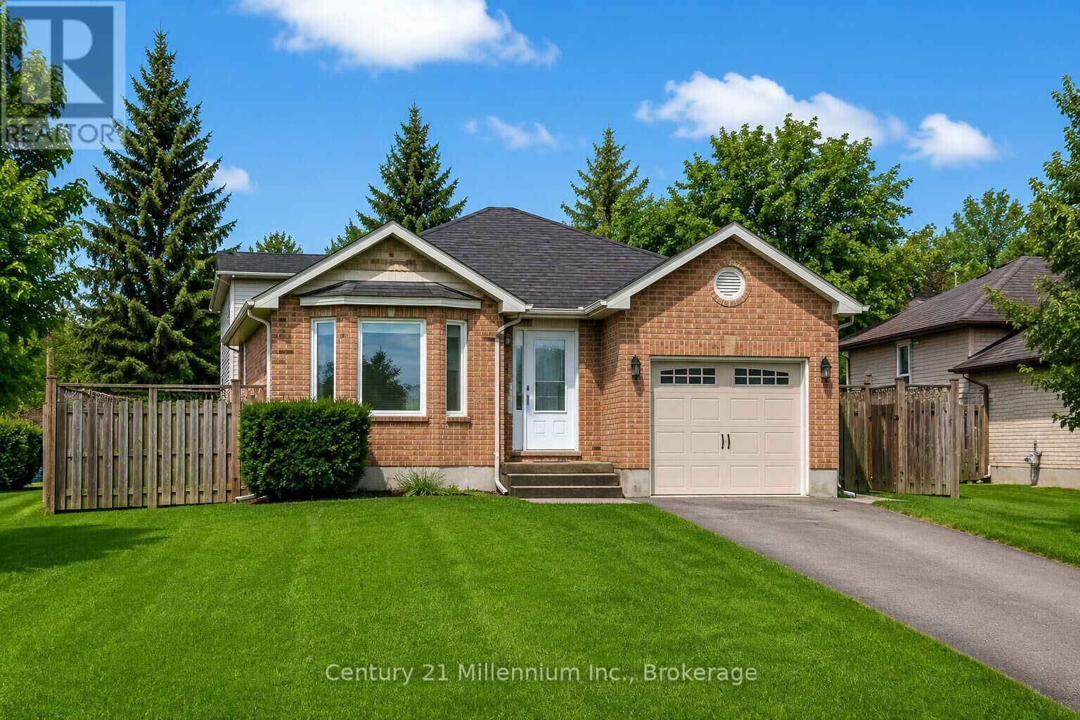 Property Photo: 61 Albery Court ON N4L 1J8