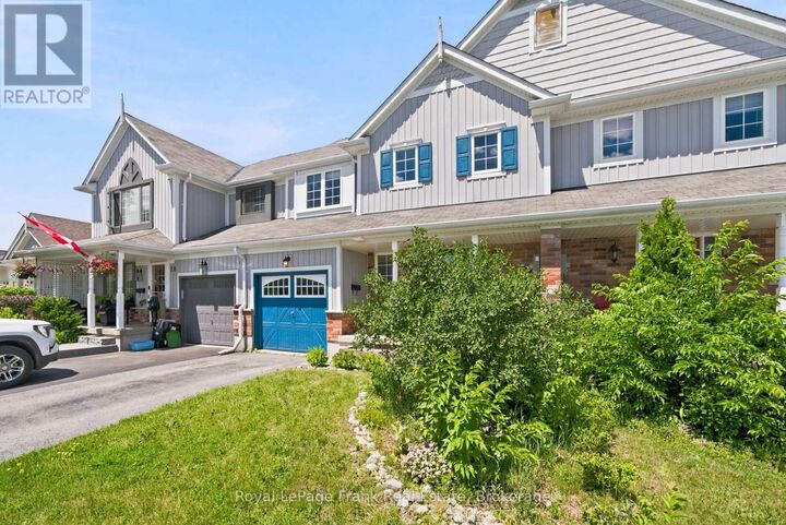 Property Photo:  26 Fallingbrook Crescent  ON K9V 0B3 