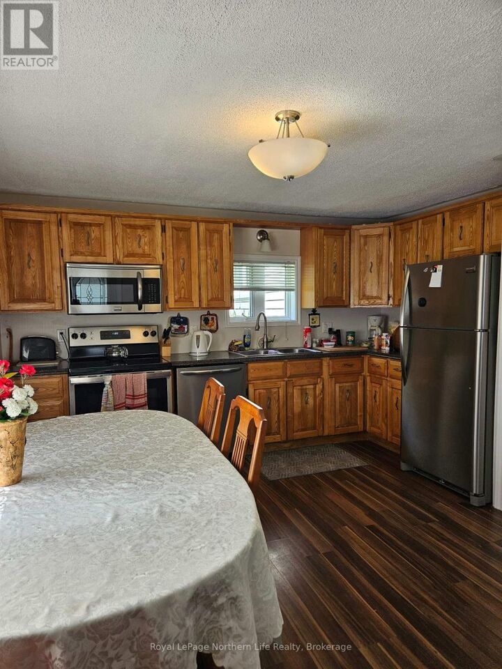 Property Photo:  470 Ottawa Street  ON P0H 1V0 
