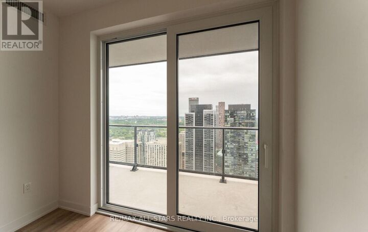 Property Photo: 634 Church Street 4006 ON M4Y 2G3