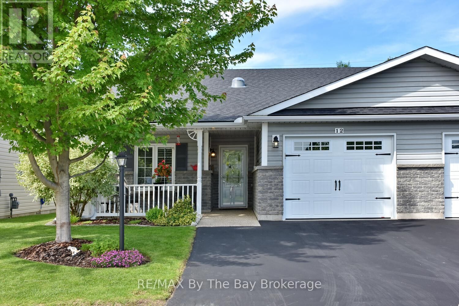 Property Photo:  12 New York Avenue  ON L9Z 3A8 
