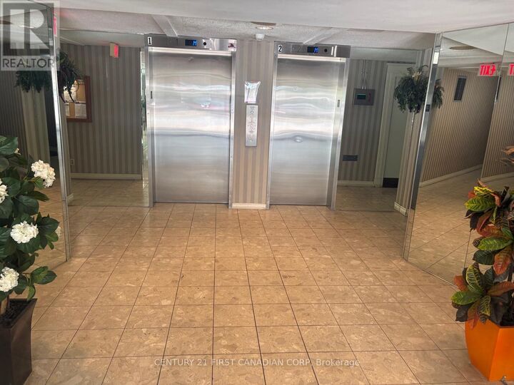 Property Photo:  570 Proudfoot Lane 103  ON N6H 4Z1 