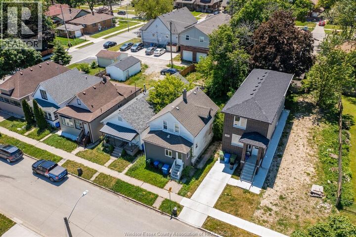 Property Photo:  773 Bridge Avenue  ON N9B 2M5 