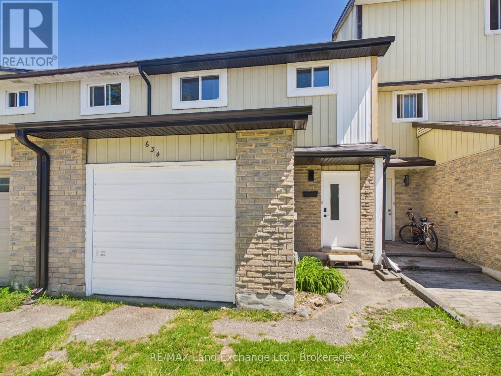 Property Photo: 634 Hunter Street ON N2Z 1R6