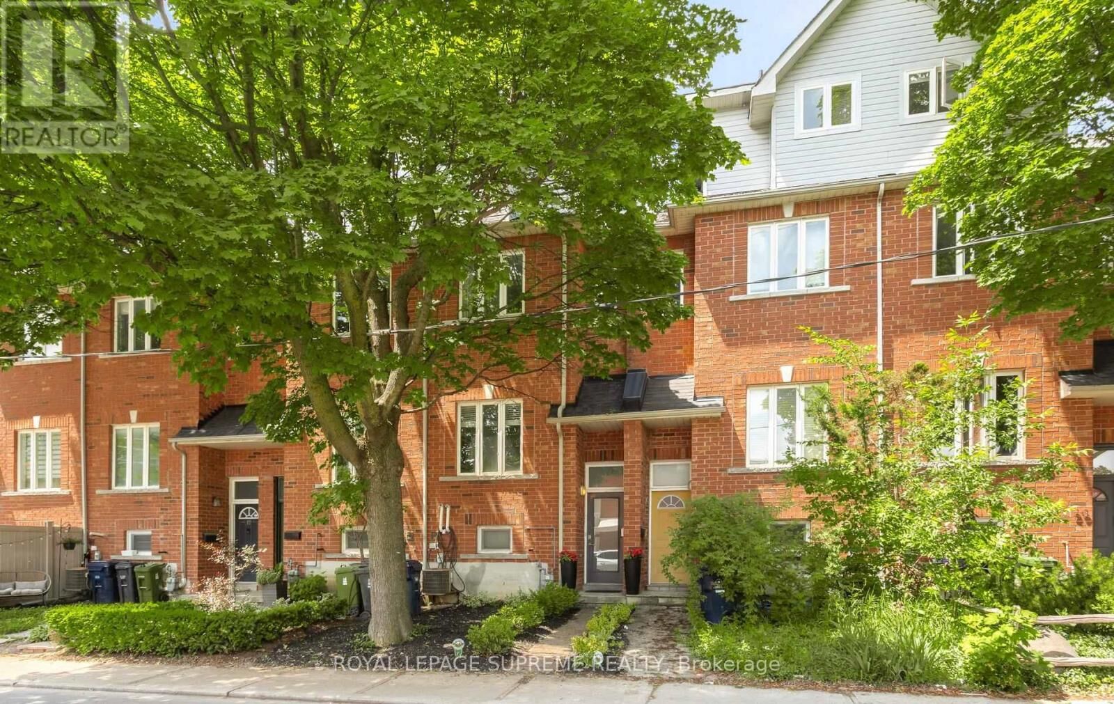 Property Photo:  16 Lightbourn Avenue  ON M6H 3P3 