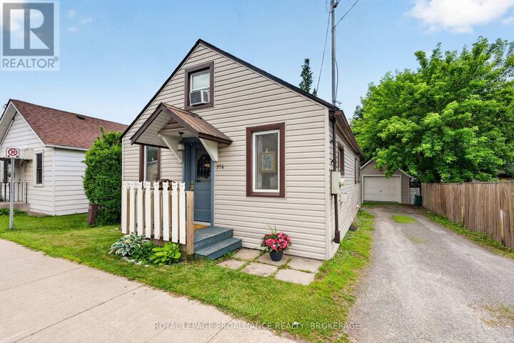 Property Photo:  356 Elliott Avenue  ON K7K 2R5 