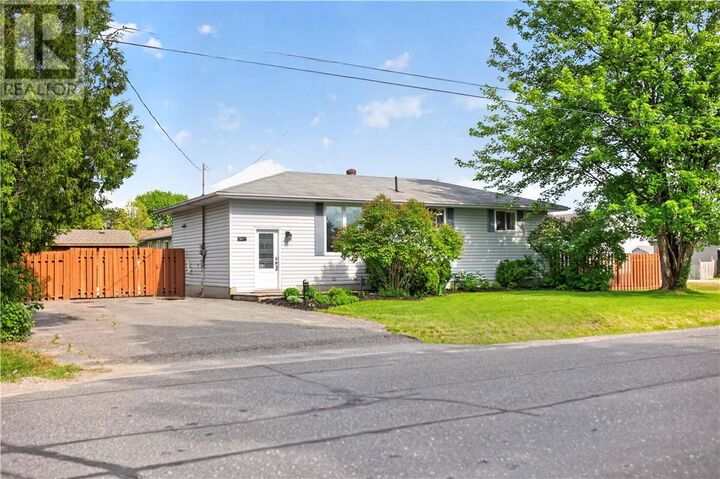 Property Photo: 4274 Roy Avenue ON P3P 1N3