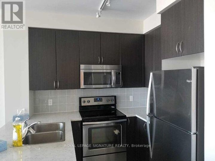 Property Photo:  339 Rathburn Road West Ph-03  ON L5B 0K6 