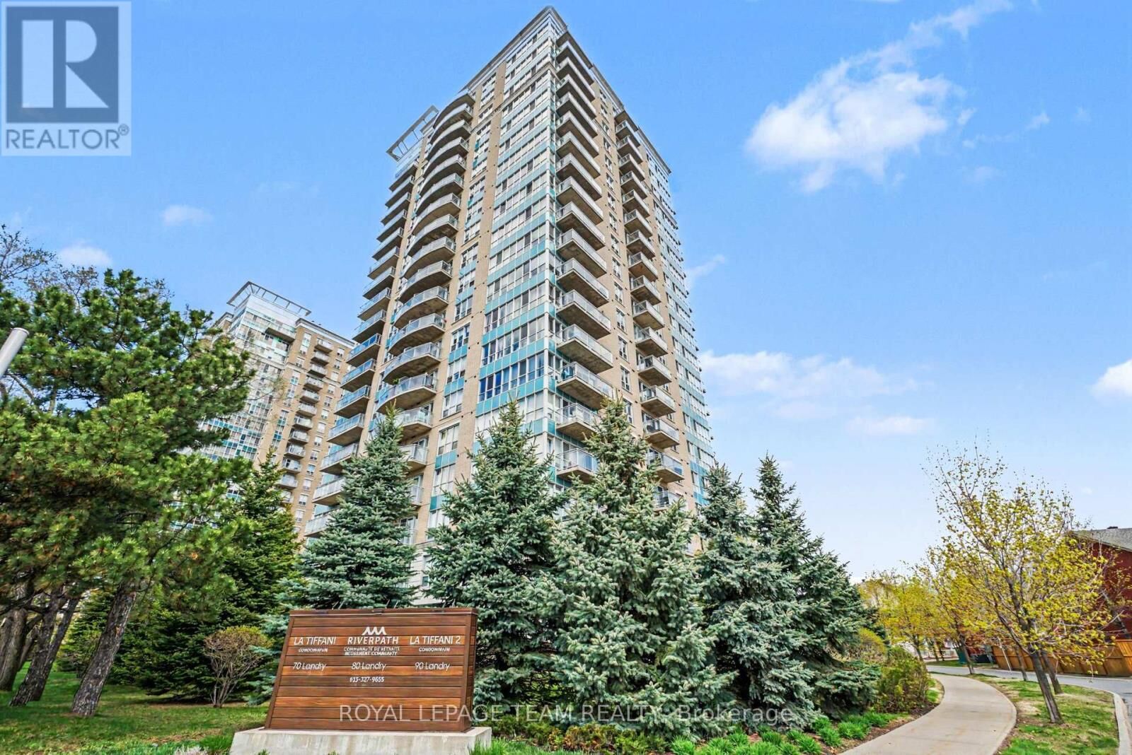 Property Photo:  70 Landry Street 1806  ON K1L 0A8 