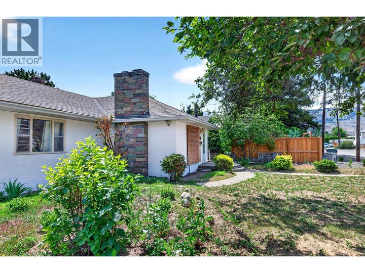 Property Photo:  919 Schreiner Street  BC V2B 5V8 