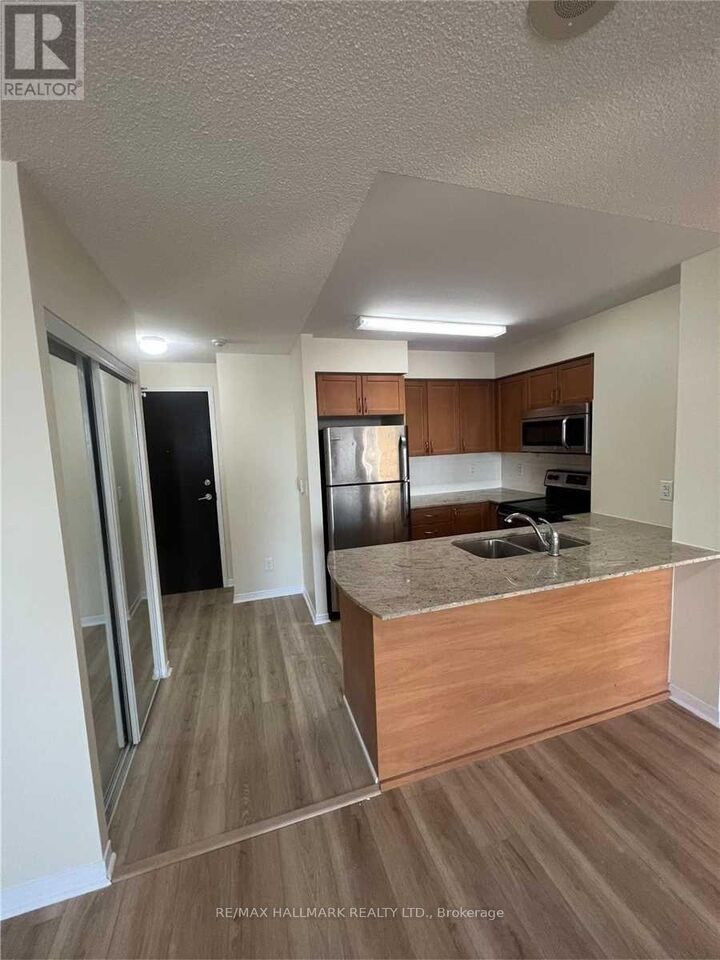 Property Photo: 75 King William Crescent 1007 ON L4B 0B1