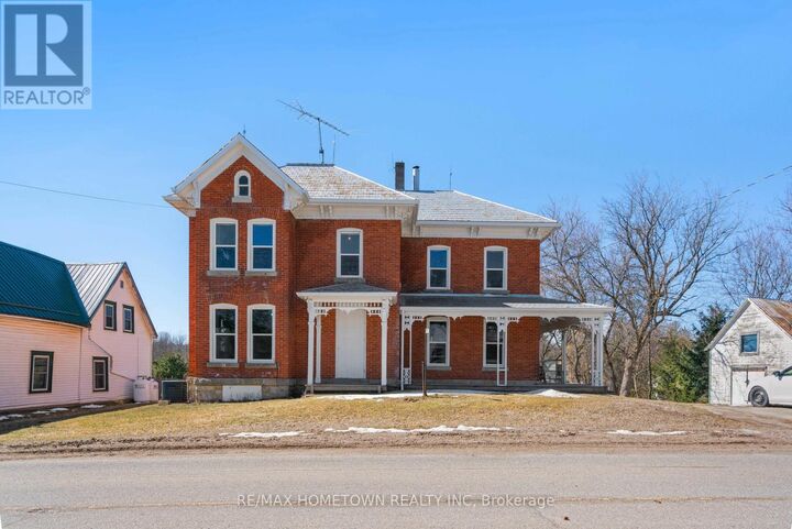 12 Kingston Street — photo 1