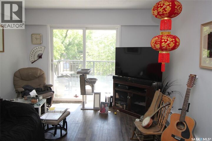 Property Photo:  205 537 4th Avenue N  SK S7K 2M6 
