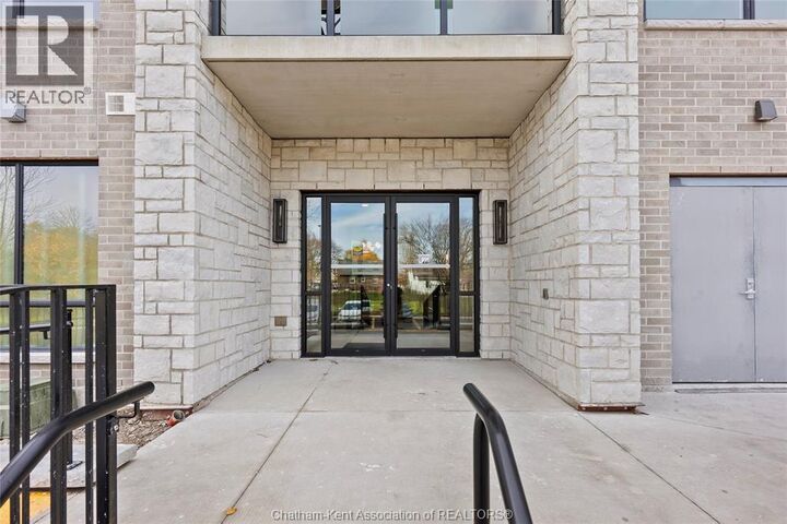 Property Photo:  364 Grand Avenue East 305  ON N7L 0H5 