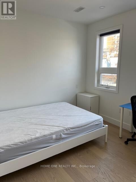 Property Photo:  35 Denison Avenue 204  ON M5T 2M6 