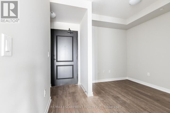Property Photo:  870 Queenston Road 304  ON L8G 0B9 