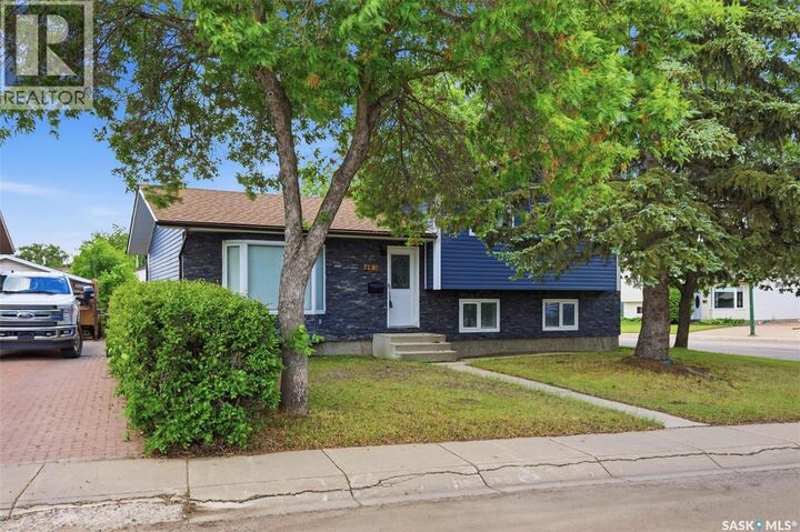 Property Photo:  483 Wakabayashi Crescent  SK S7K 7M6 