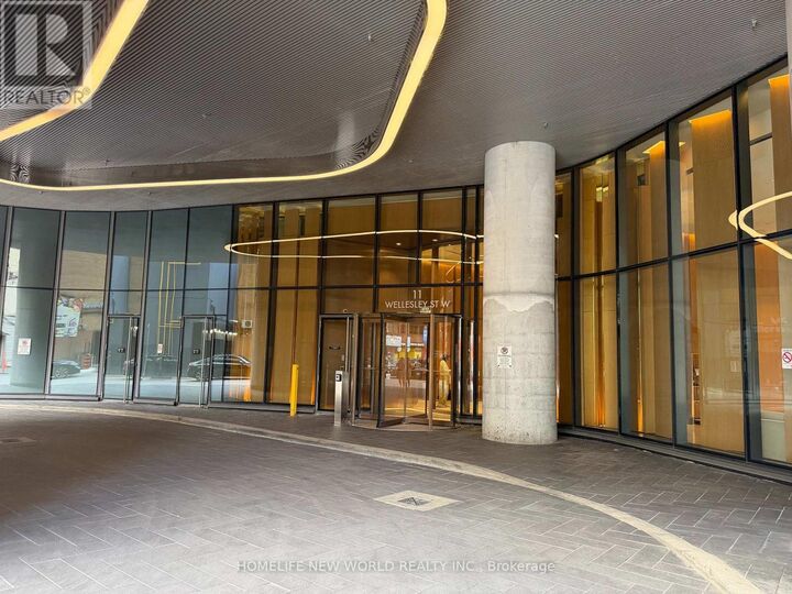 Property Photo: 11 Wellesley Street West 6008 ON M4Y 0G4
