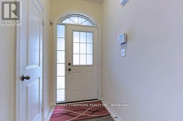 Property Photo:  64 Pennycross Crescent  ON L7A 4M1 
