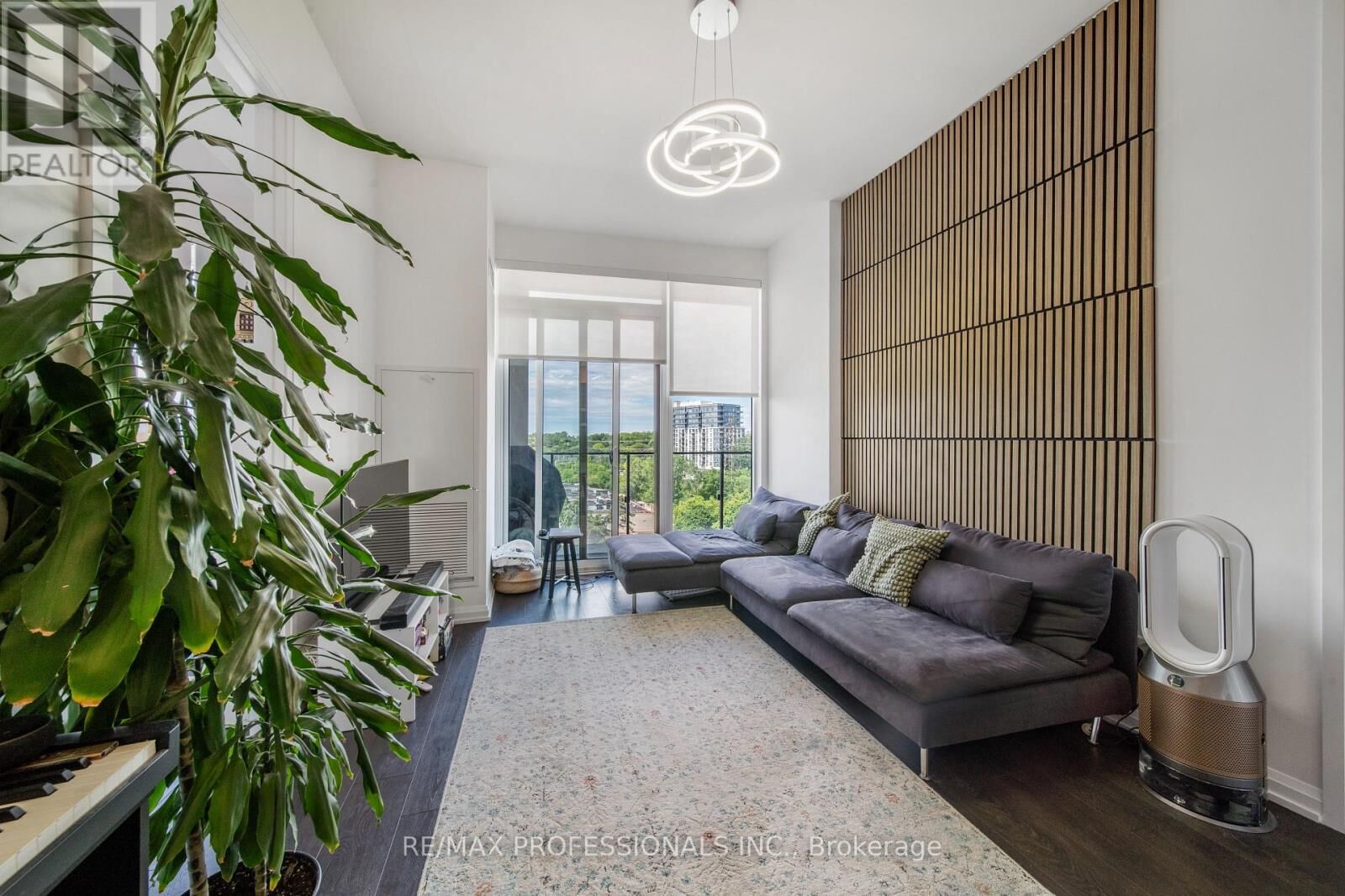 Property Photo:  4208 Dundas Street West 711  ON M8X 1Y6 