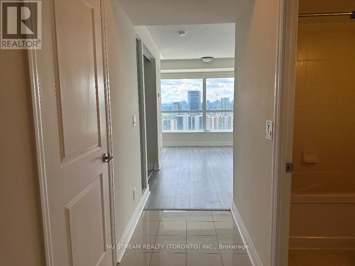 Property Photo: 275 Yorkland Road 2802 ON M2J 0B3