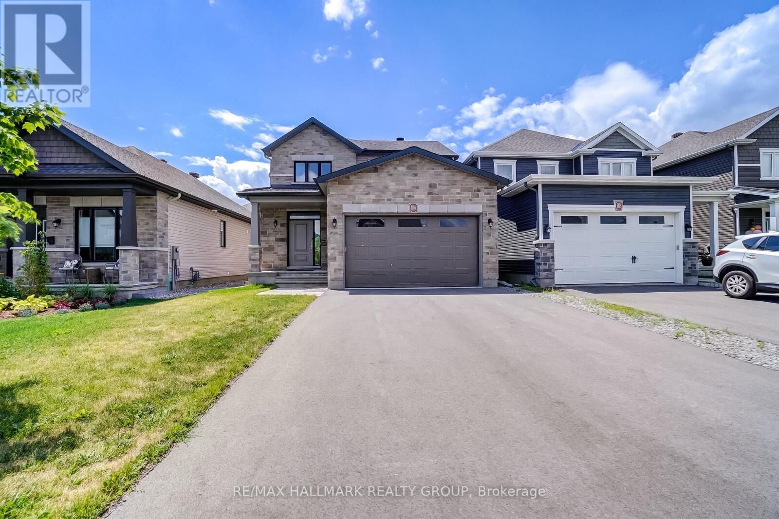 Property Photo: 1110 Beckett Crescent ON K2S 0Y9