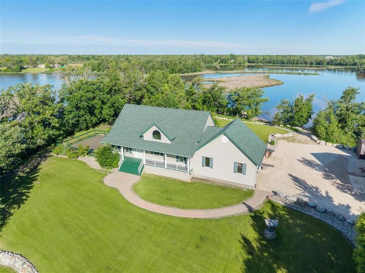 224 Lakeview Drive — photo 1