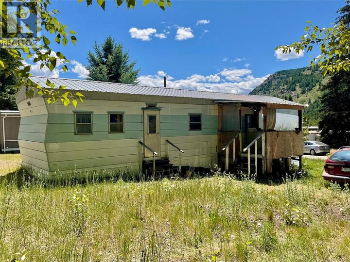 Property Photo:  455 1st Street 13  BC V0H 1J0 