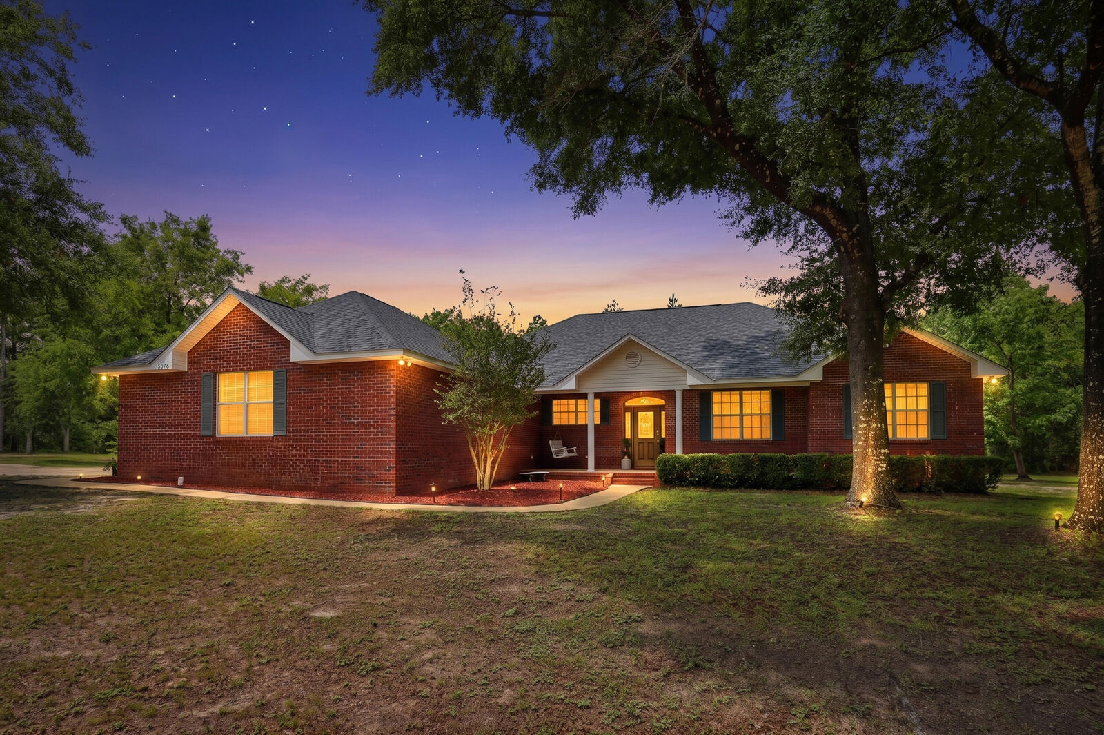 Property Photo:  5870 Oakcrest Drive  FL 32539 